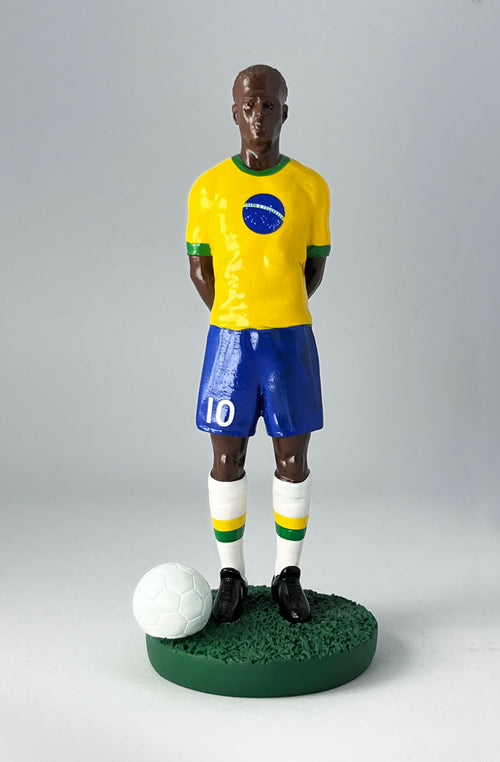 Figurine de collection Match Day FC équipe du Brésil, maillot jaune et short bleu, gros plan de face.