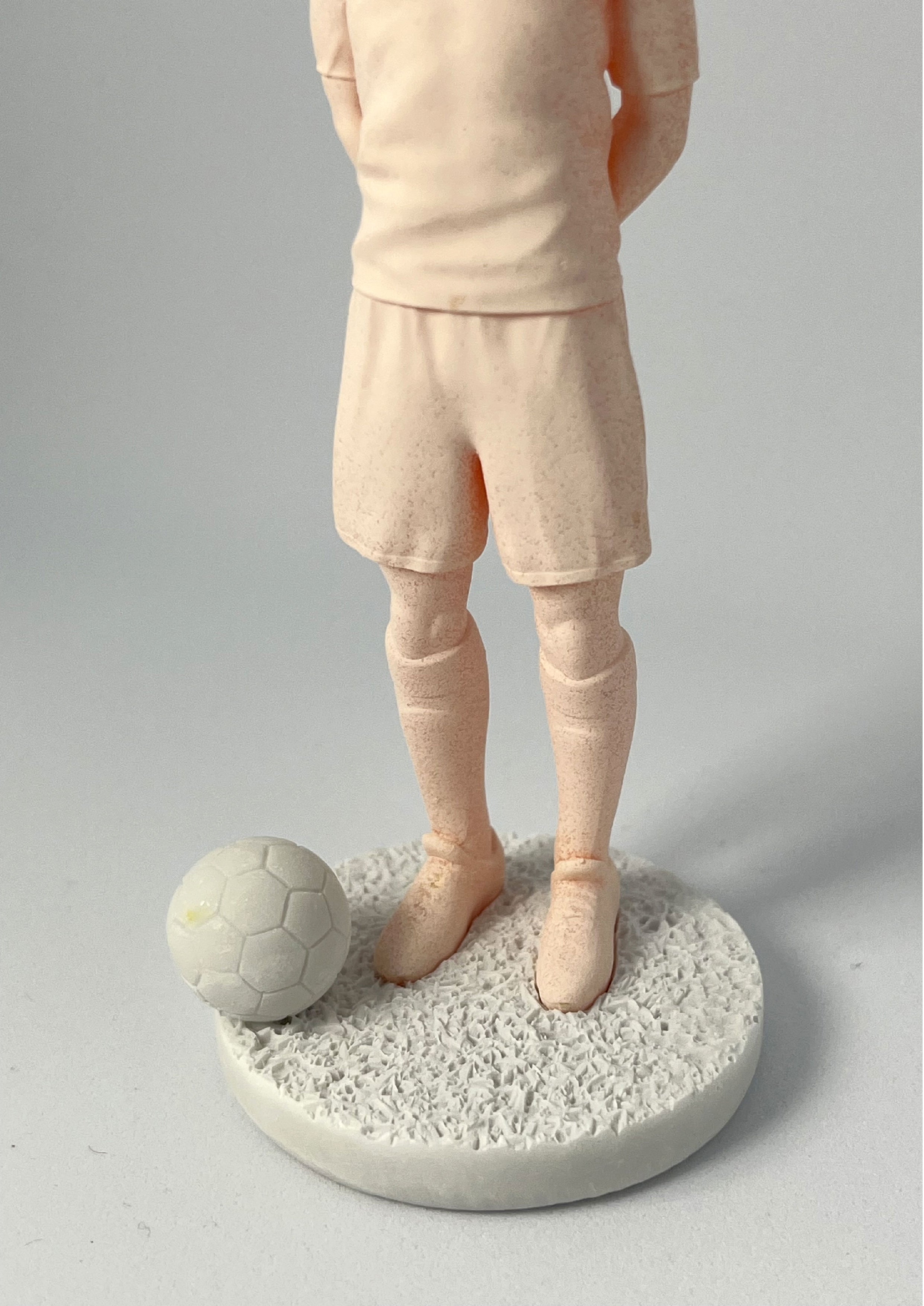 Figurine Match Day FC à peindre soi-même, détail des chaussures.
