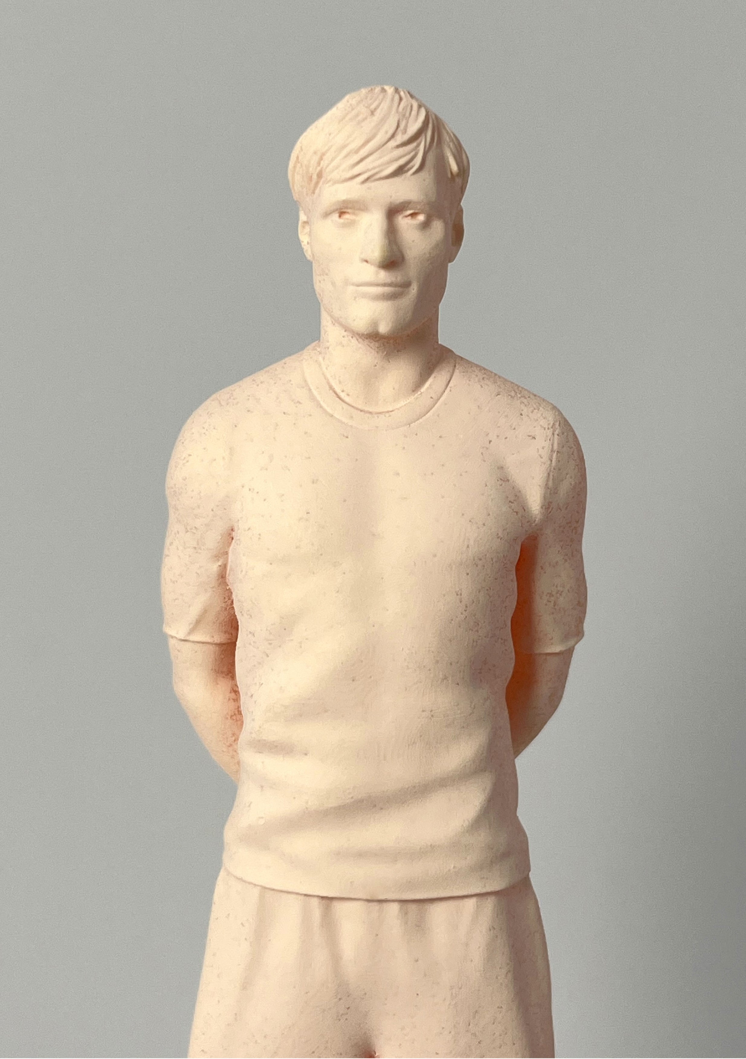 Figurine Match Day FC à peindre soi-même, modèle blanc vierge, vue de face.