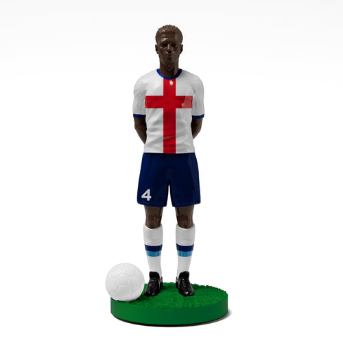 Figurine de collection Match Day FC équipe d'Angleterre (n°4), maillot blanc à la croix de Saint-Georges, vue de face.