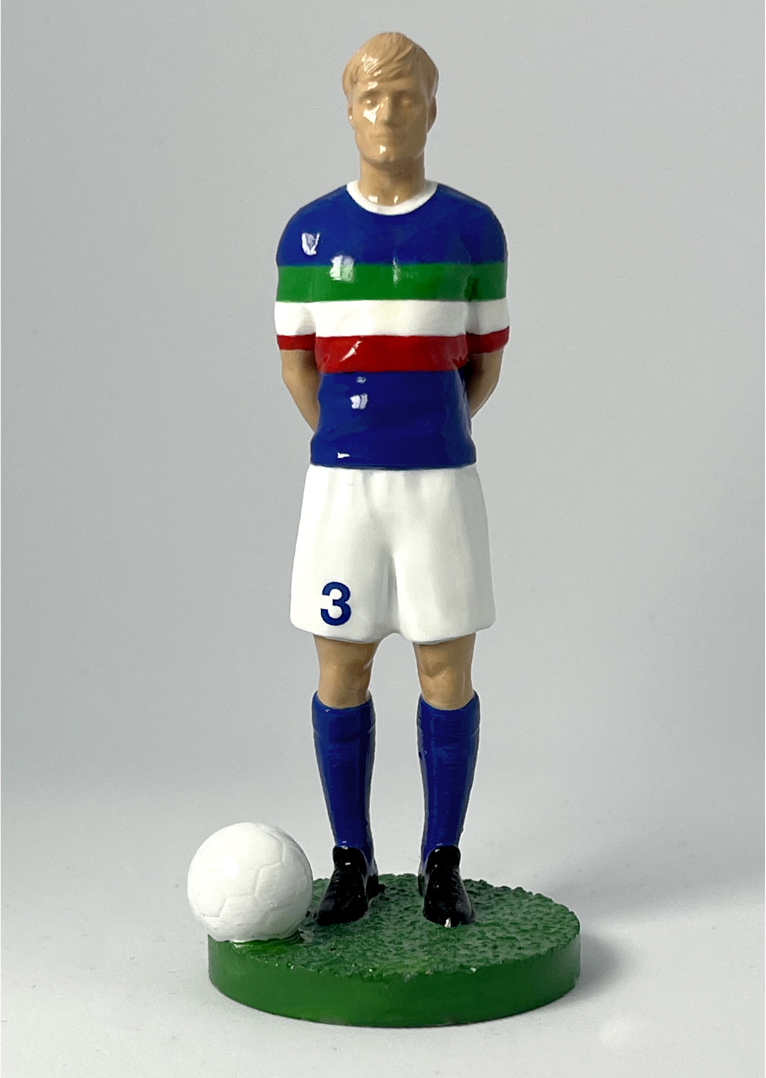Figurine de collection Match Day FC équipe d'Italie, maillot bleu azur, gros plan de face.